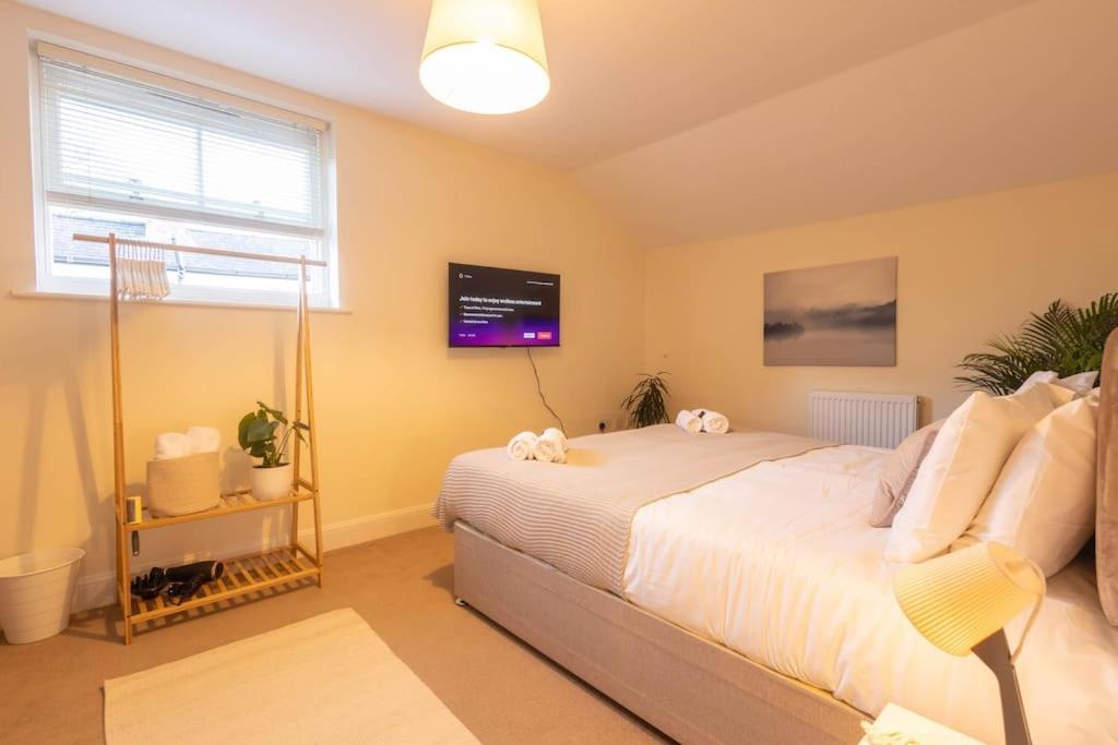 The Wellness Lodge- Gym, Table Tennis, Cinema, Parking And More! Bath Eksteriør billede