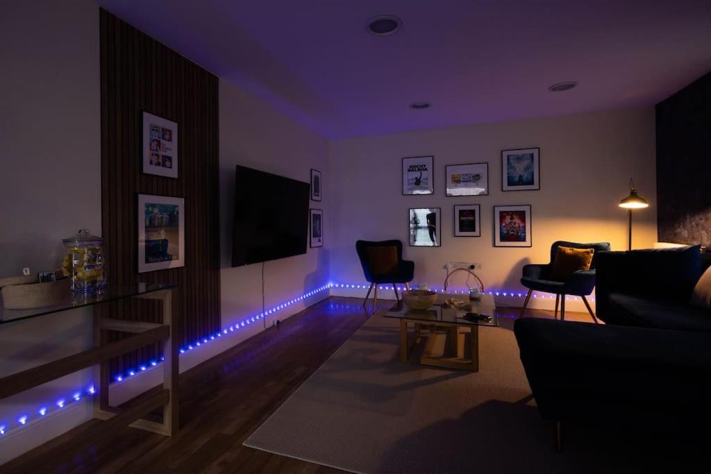 The Wellness Lodge- Gym, Table Tennis, Cinema, Parking And More! Bath Eksteriør billede