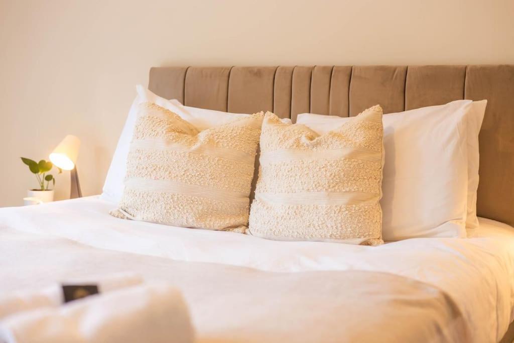 The Wellness Lodge- Gym, Table Tennis, Cinema, Parking And More! Bath Eksteriør billede