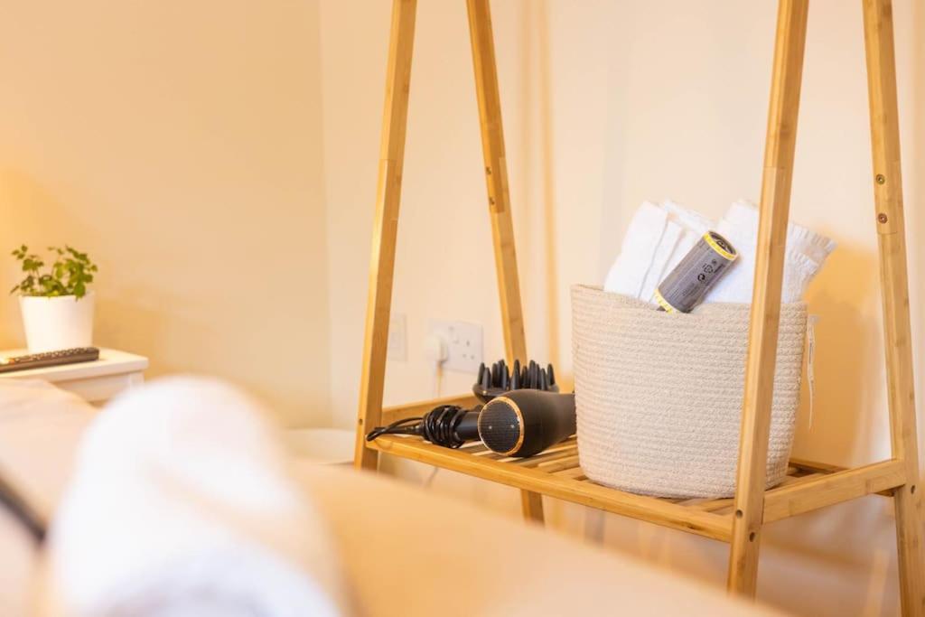 The Wellness Lodge- Gym, Table Tennis, Cinema, Parking And More! Bath Eksteriør billede